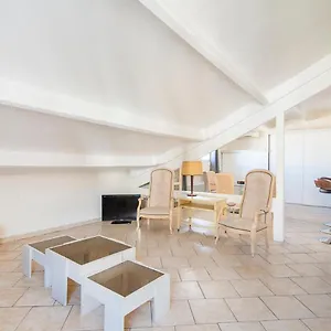 Very Nice Apt Next To The Port Vallon Des Auffes , Marseille France